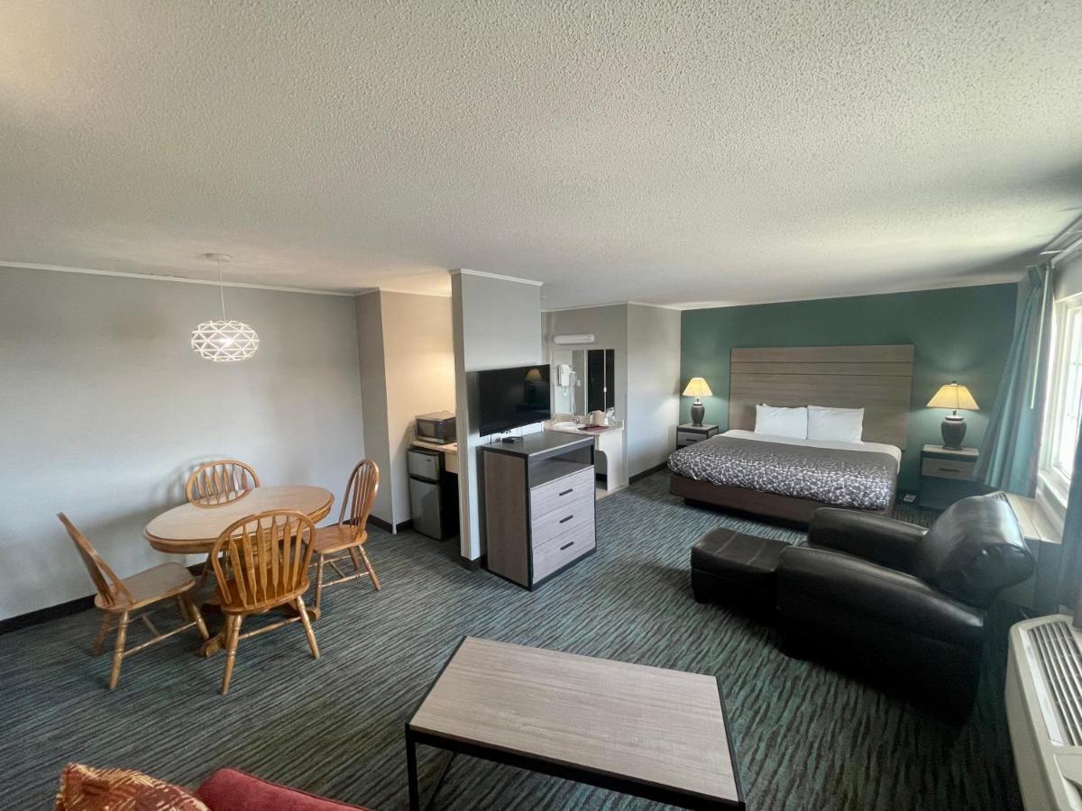 Countryside Inn & Suites Omaha East-Council Bluffs Ia Bagian luar foto