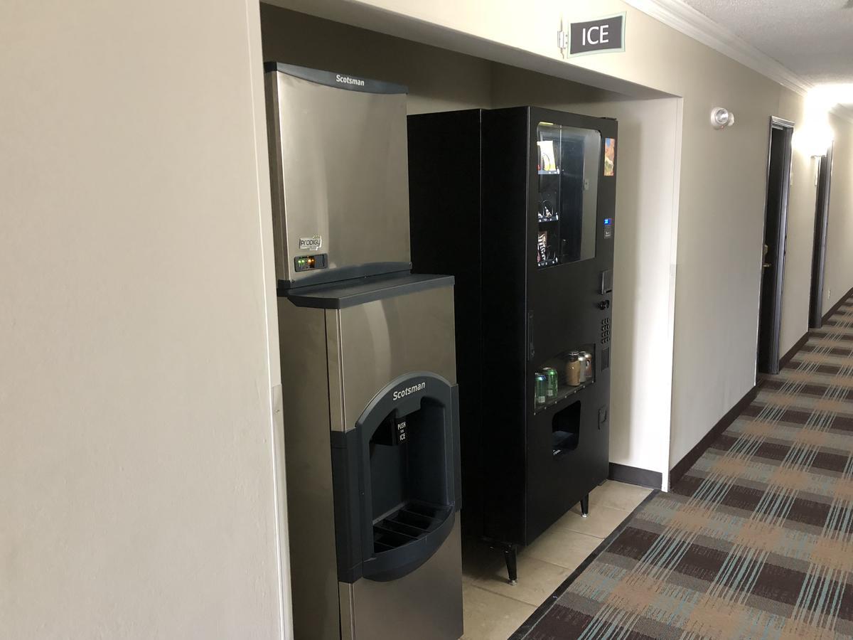 Countryside Inn & Suites Omaha East-Council Bluffs Ia Bagian luar foto