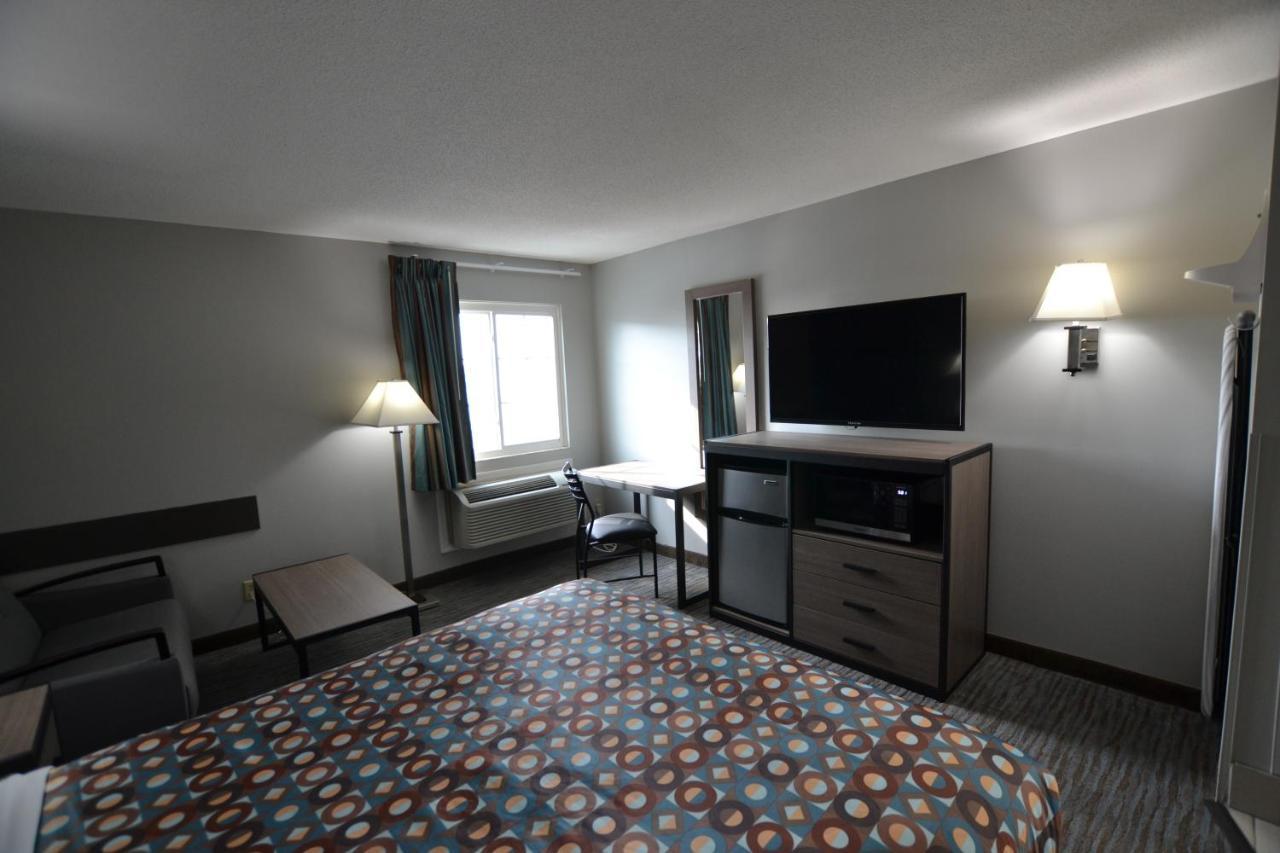 Countryside Inn & Suites Omaha East-Council Bluffs Ia Bagian luar foto