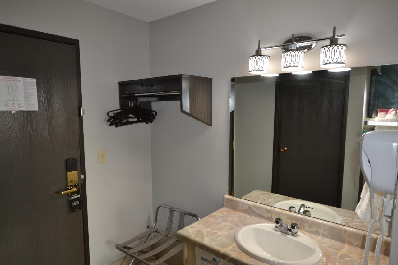 Countryside Inn & Suites Omaha East-Council Bluffs Ia Bagian luar foto