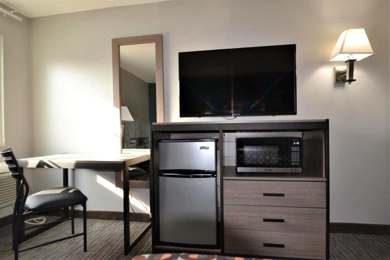Countryside Inn & Suites Omaha East-Council Bluffs Ia Bagian luar foto